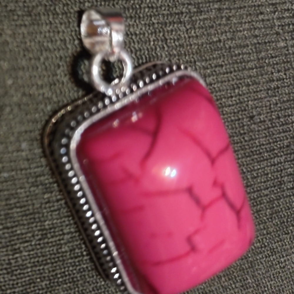 Pendent - Picture 3 of 5